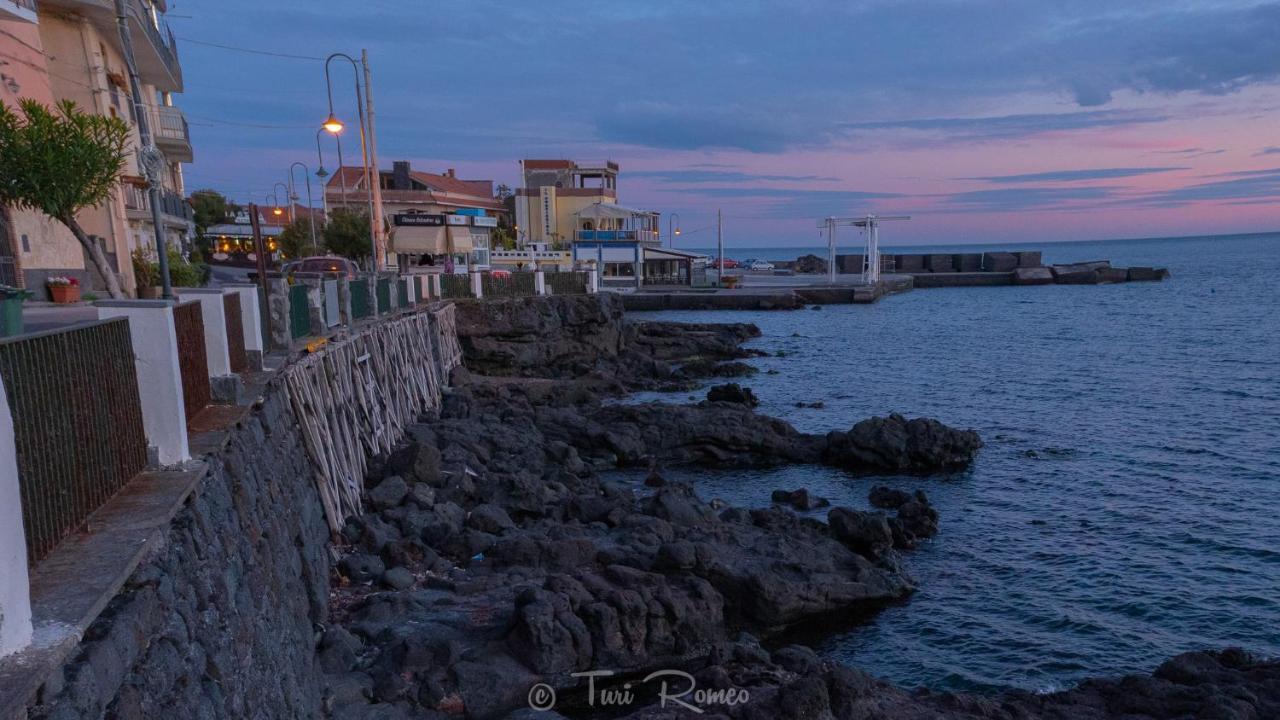 La Dimora Del Faro Hotel Acireale Exterior photo